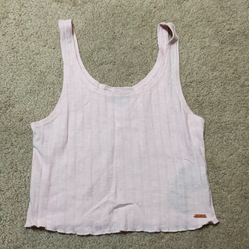 Volcom light pink cropped tank top in size M
